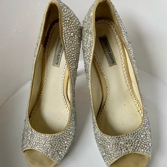 Brand Benjamin Adams Color Ivory Duchesse Silk. - Picture 3 of 10